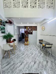 NHÀ ĐẸP Q11 VÔ Ở NGAY - ÂU CƠ - 42m² - 4 TẦNG - 4 PN -  HẺM 4M - GIÁ 5.9 TỶ TL .